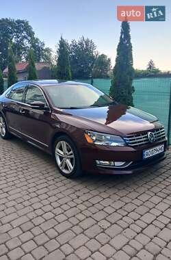 Седан Volkswagen Passat 2014 в Ужгороді