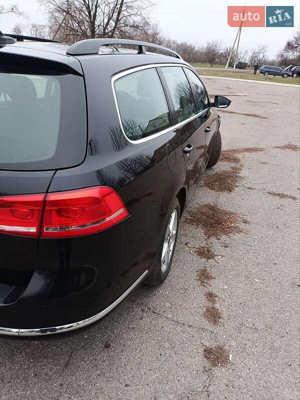 Универсал Volkswagen Passat 2012 в Покровском