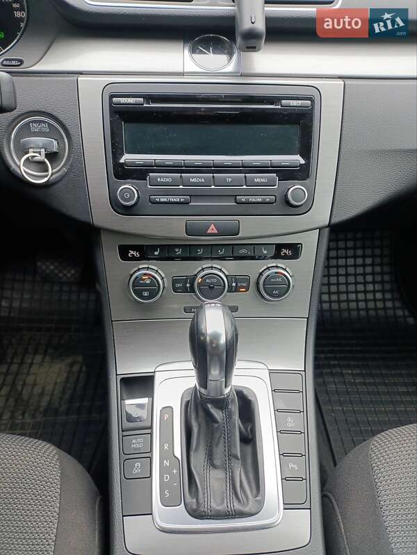 Универсал Volkswagen Passat 2012 в Покровском