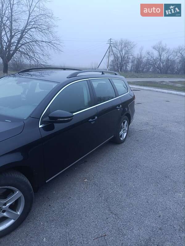 Универсал Volkswagen Passat 2012 в Покровском