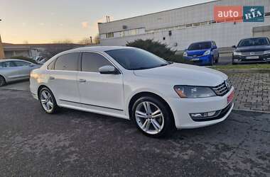 Седан Volkswagen Passat 2013 в Ужгороде