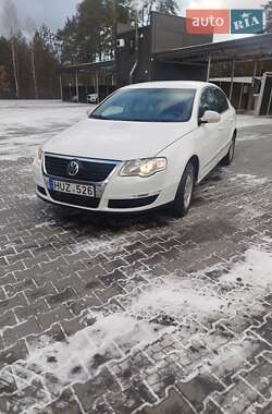 Седан Volkswagen Passat 2006 в Маневичах