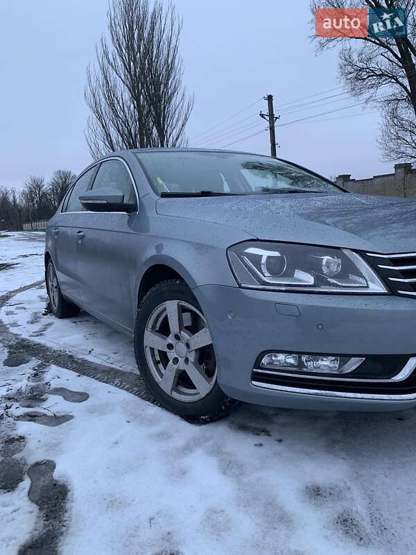 Седан Volkswagen Passat 2012 в Петропавловке