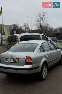 Седан Volkswagen Passat 2001 в Чернигове