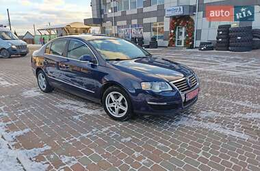 Седан Volkswagen Passat 2006 в Сарнах