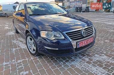 Седан Volkswagen Passat 2006 в Сарнах