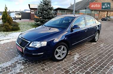 Седан Volkswagen Passat 2006 в Сарнах