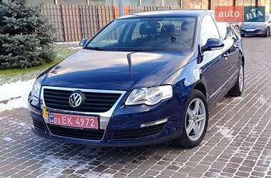 Седан Volkswagen Passat 2006 в Сарнах