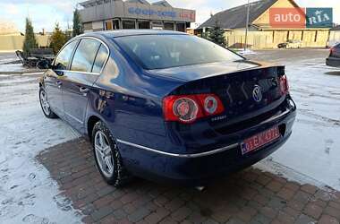 Седан Volkswagen Passat 2006 в Сарнах