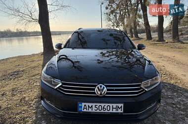 Універсал Volkswagen Passat 2016 в Житомирі