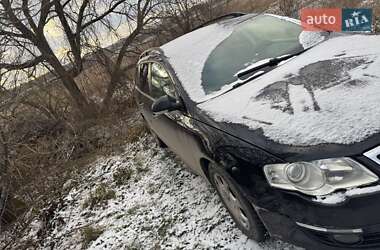 Універсал Volkswagen Passat 2006 в Сарнах