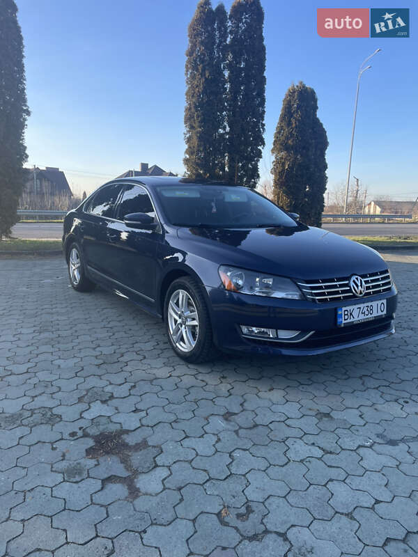 Седан Volkswagen Passat 2014 в Дубно