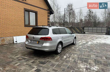 Універсал Volkswagen Passat 2011 в Олевську