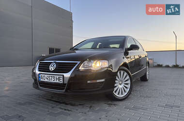 Седан Volkswagen Passat 2005 в Хусті