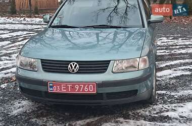 Седан Volkswagen Passat 1998 в Бродах