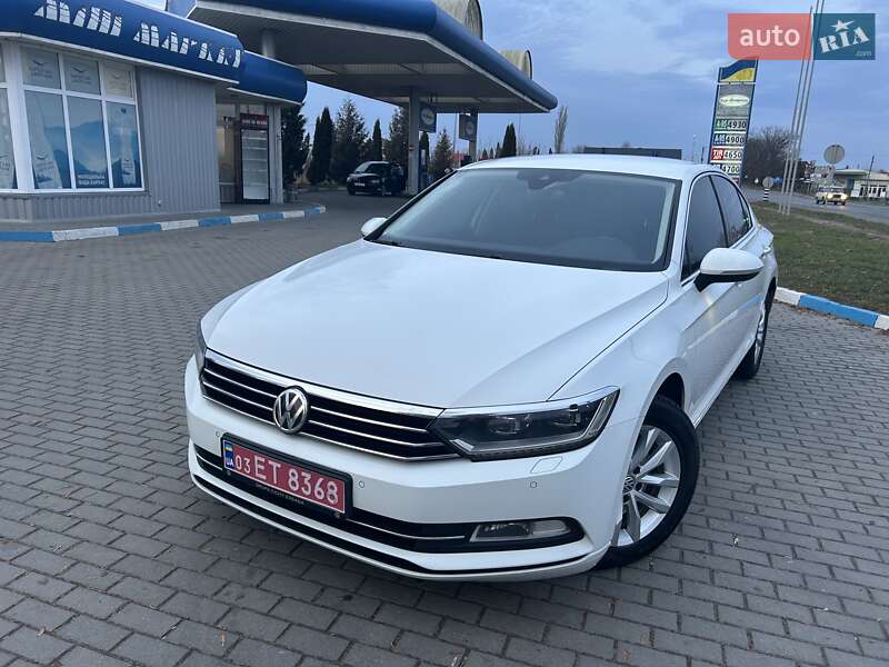 Седан Volkswagen Passat 2017 в Львове