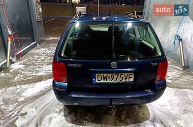 Універсал Volkswagen Passat 2000 в Києві