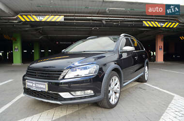 Універсал Volkswagen Passat 2012 в Києві