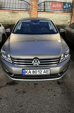 Седан Volkswagen Passat 2014 в Києві