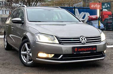 Універсал Volkswagen Passat 2011 в Сумах