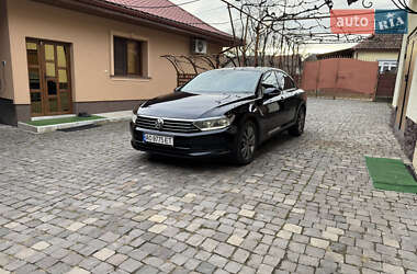 Седан Volkswagen Passat 2015 в Сваляві