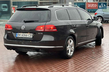 Універсал Volkswagen Passat 2011 в Рівному