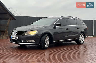 Універсал Volkswagen Passat 2011 в Рівному