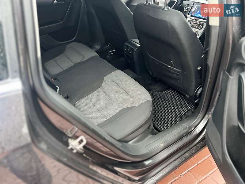 Универсал Volkswagen Passat 2011 в Сарнах