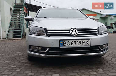 Універсал Volkswagen Passat 2013 в Старому Самборі