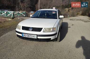 Універсал Volkswagen Passat 1998 в Тячеві