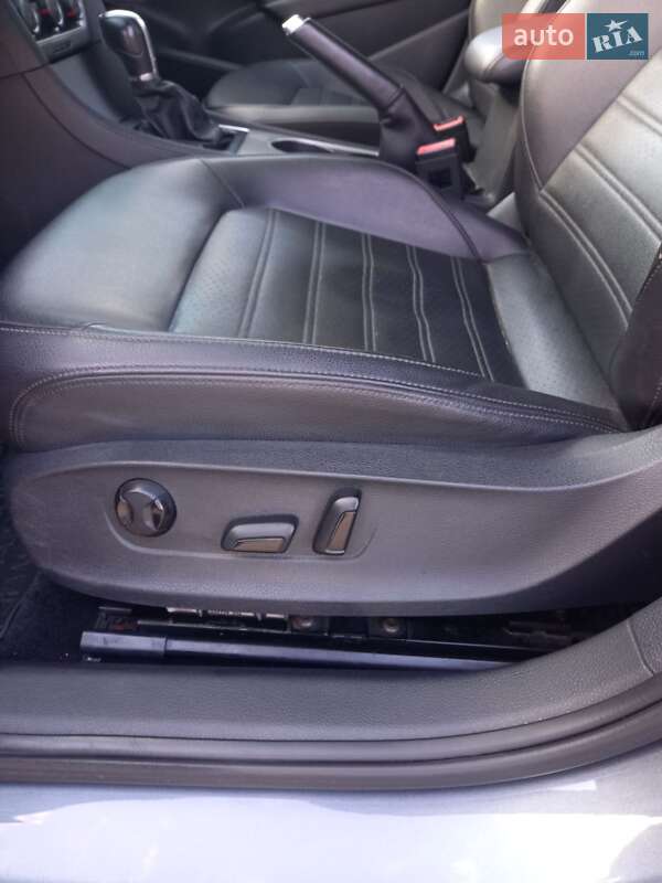 Седан Volkswagen Passat 2015 в Одессе