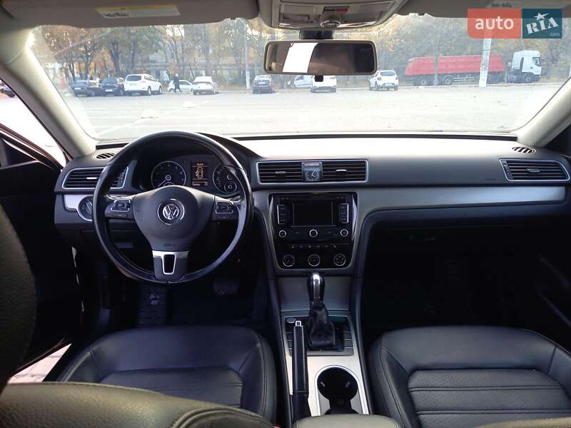 Седан Volkswagen Passat 2015 в Одессе