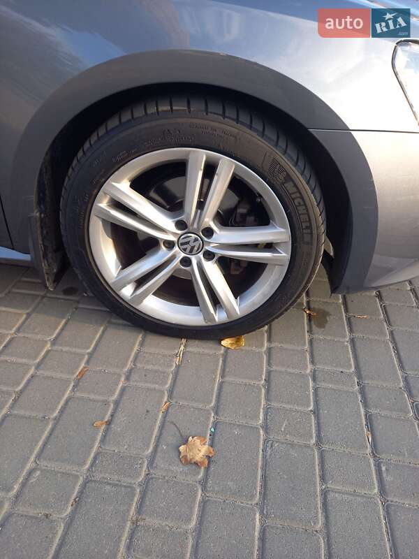 Седан Volkswagen Passat 2015 в Одессе