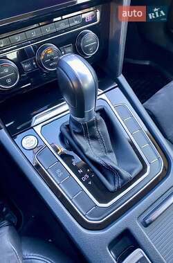 Седан Volkswagen Passat 2015 в 