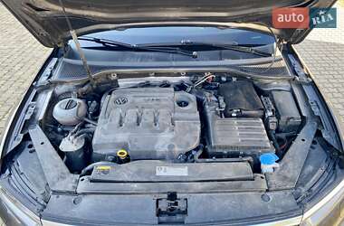 Седан Volkswagen Passat 2015 в 