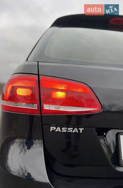 Универсал Volkswagen Passat 2012 в Киеве