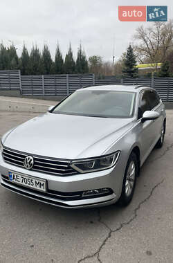 Універсал Volkswagen Passat 2015 в Дніпрі