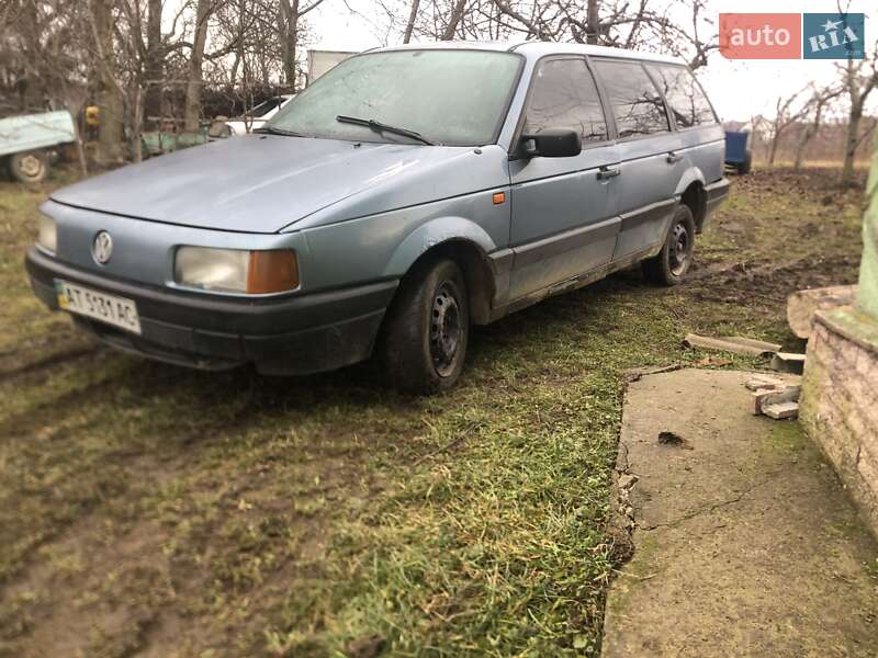 Універсал Volkswagen Passat 1990 в Чернівцях