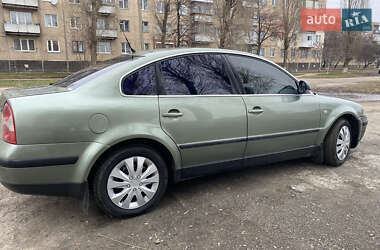 Седан Volkswagen Passat 2001 в Лозовой