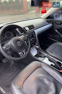 Седан Volkswagen Passat 2013 в 