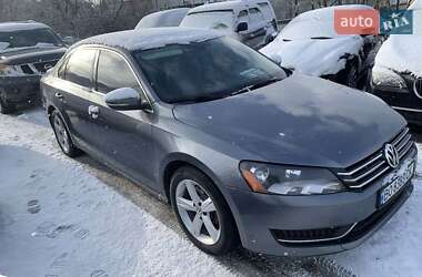 Седан Volkswagen Passat 2012 в Тернополі