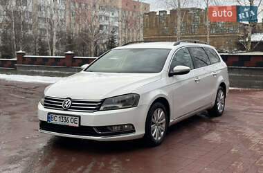 Універсал Volkswagen Passat 2012 в Рівному