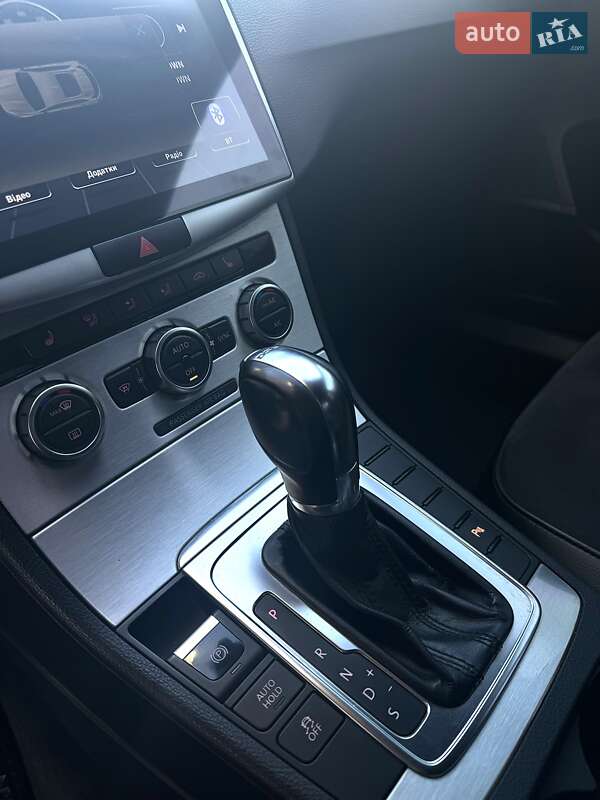 Седан Volkswagen Passat 2012 в Одессе