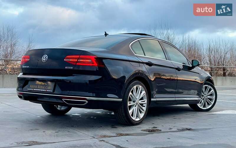 Седан Volkswagen Passat 2018 в Києві