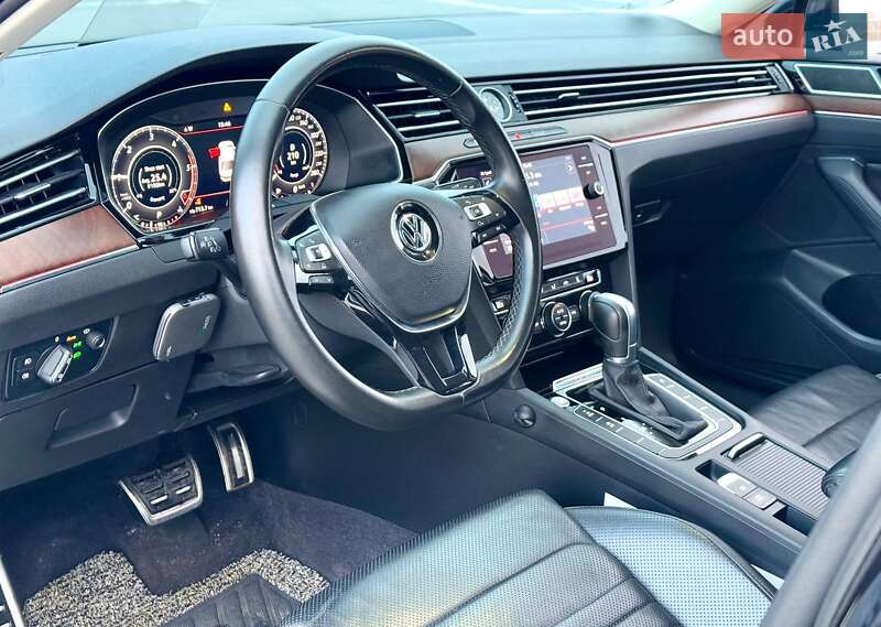 Седан Volkswagen Passat 2018 в Києві