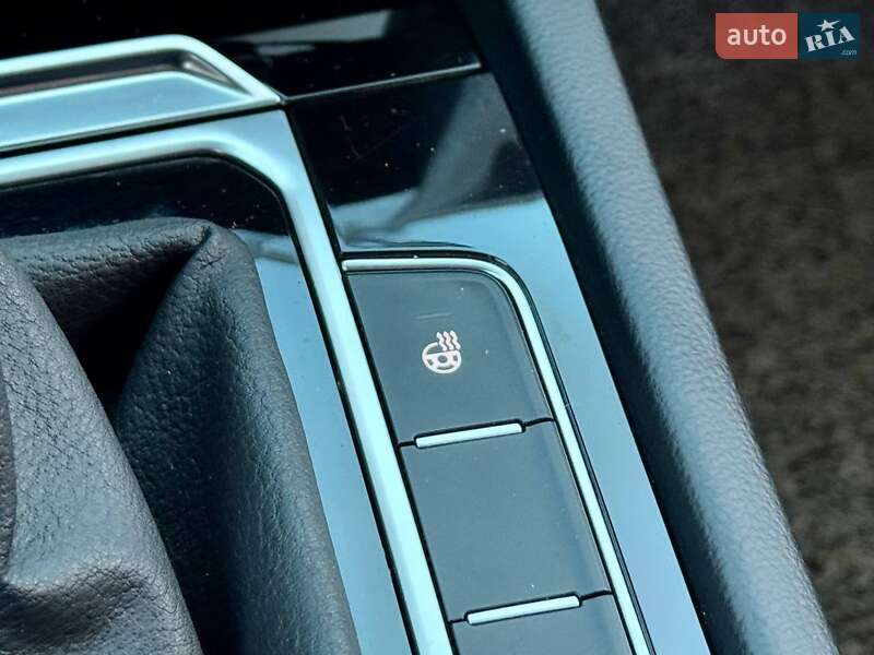Седан Volkswagen Passat 2018 в Києві