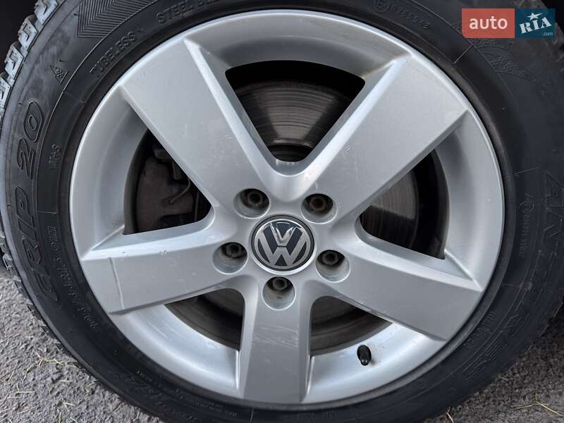 Универсал Volkswagen Passat 2011 в Ровно