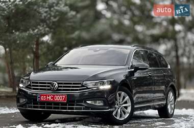 Універсал Volkswagen Passat 2021 в Дрогобичі