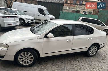 Седан Volkswagen Passat 2006 в Чернівцях