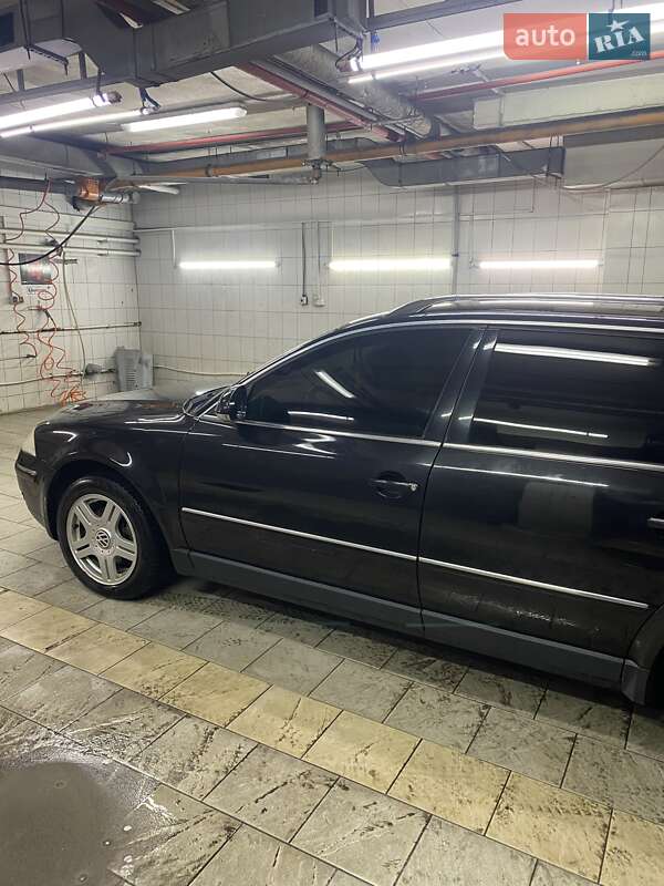 Универсал Volkswagen Passat 2004 в Киеве